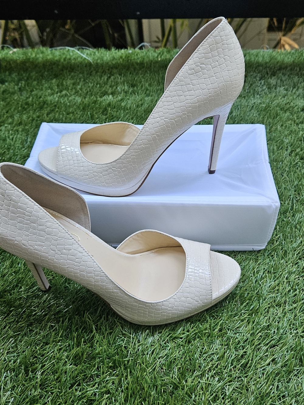 Jessica Simpson Glossy Croc Peep Toe Stiletto Heels Size 10M / 41.5 NWOT